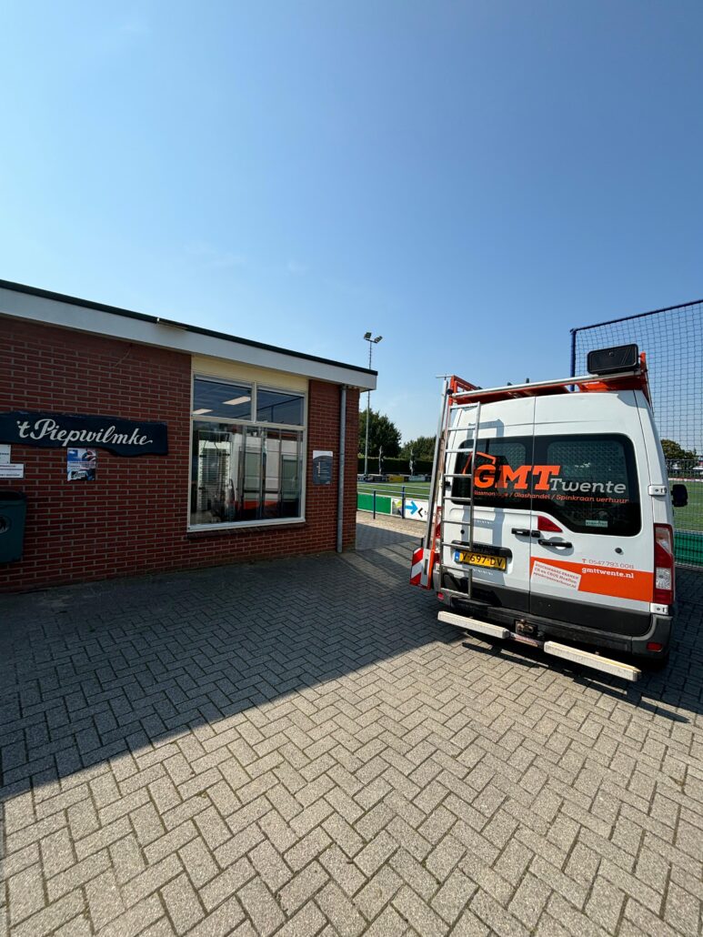 Renovatie VV Twente kantine HR++ glas