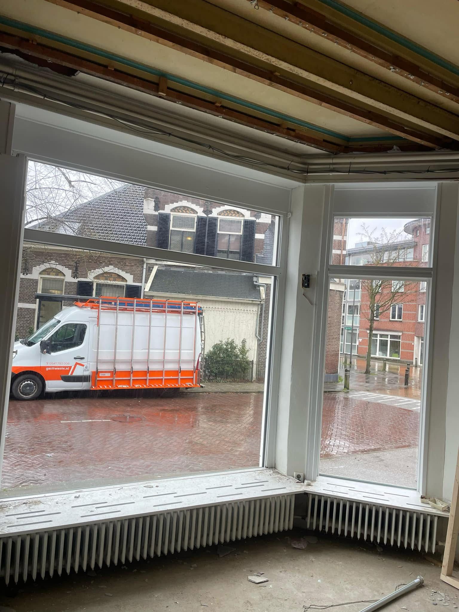 HR++ glas in Velp met bus op achtergrond