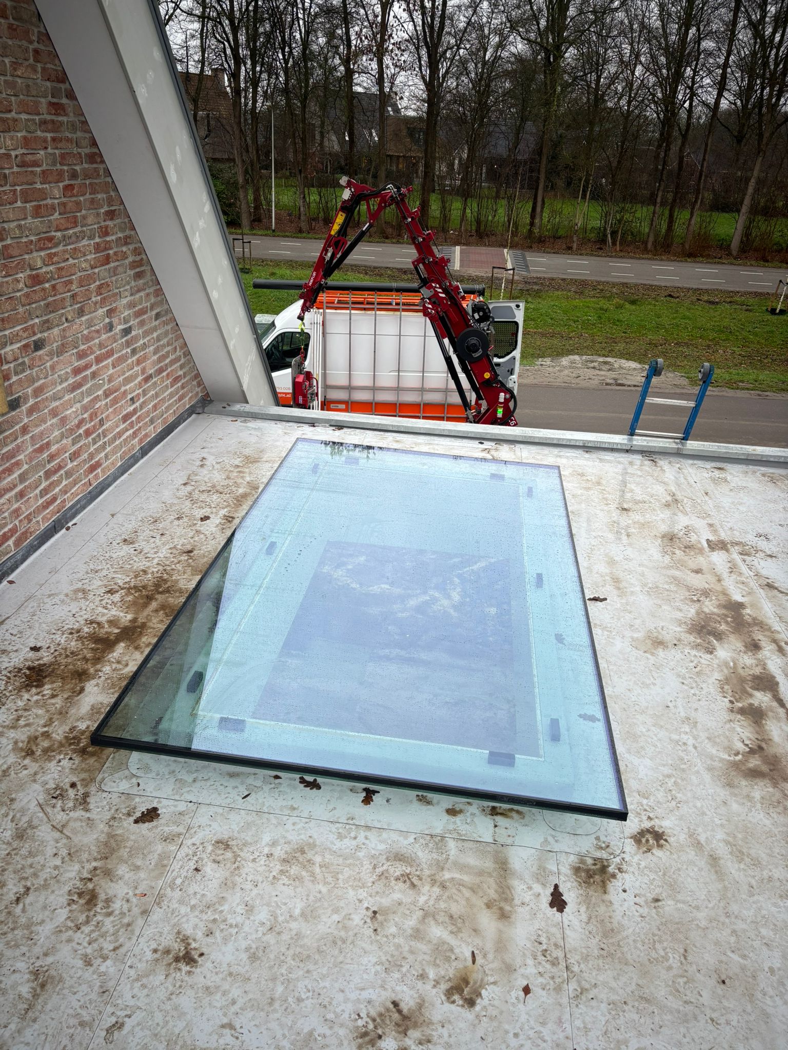 Dakglas geplaatst in Enter