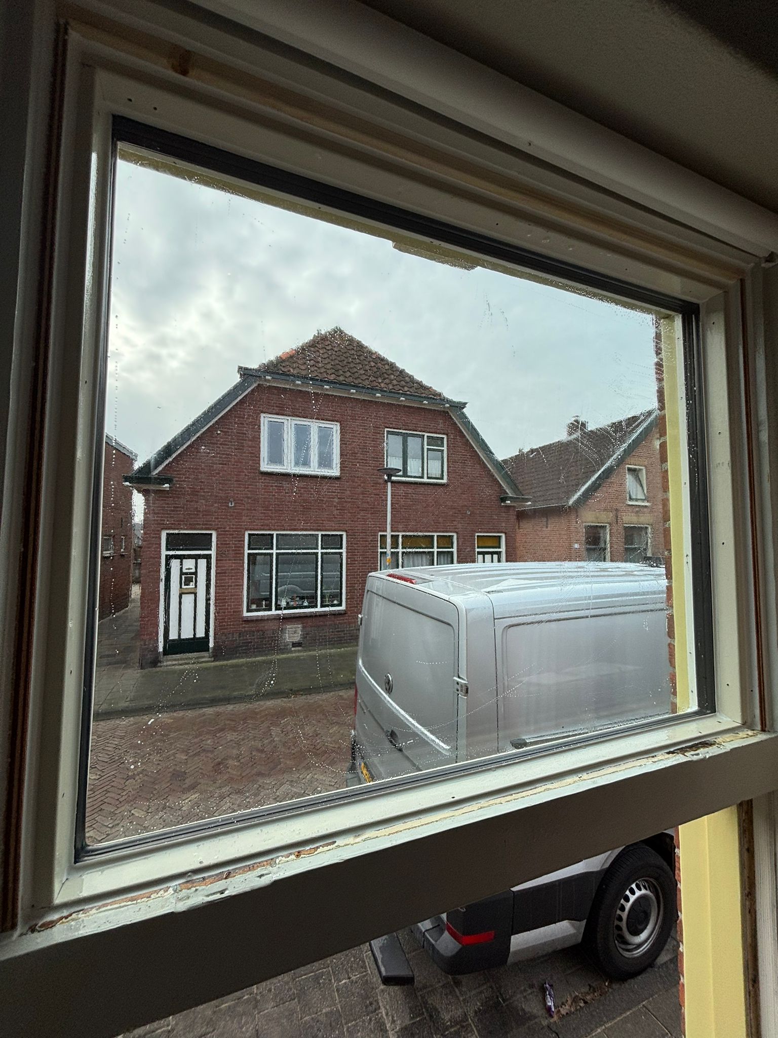 Triple glas met zwart TPS kader geplaatst in Goor