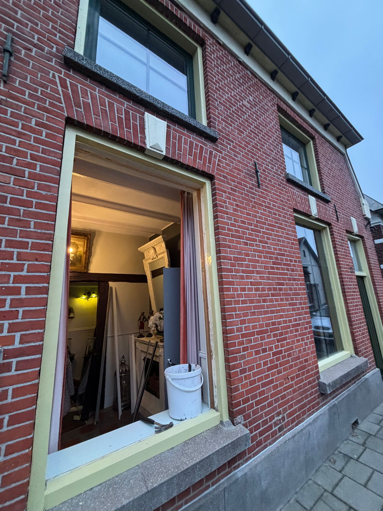 Triple glas met zwart TPS kader geplaatst in Goor