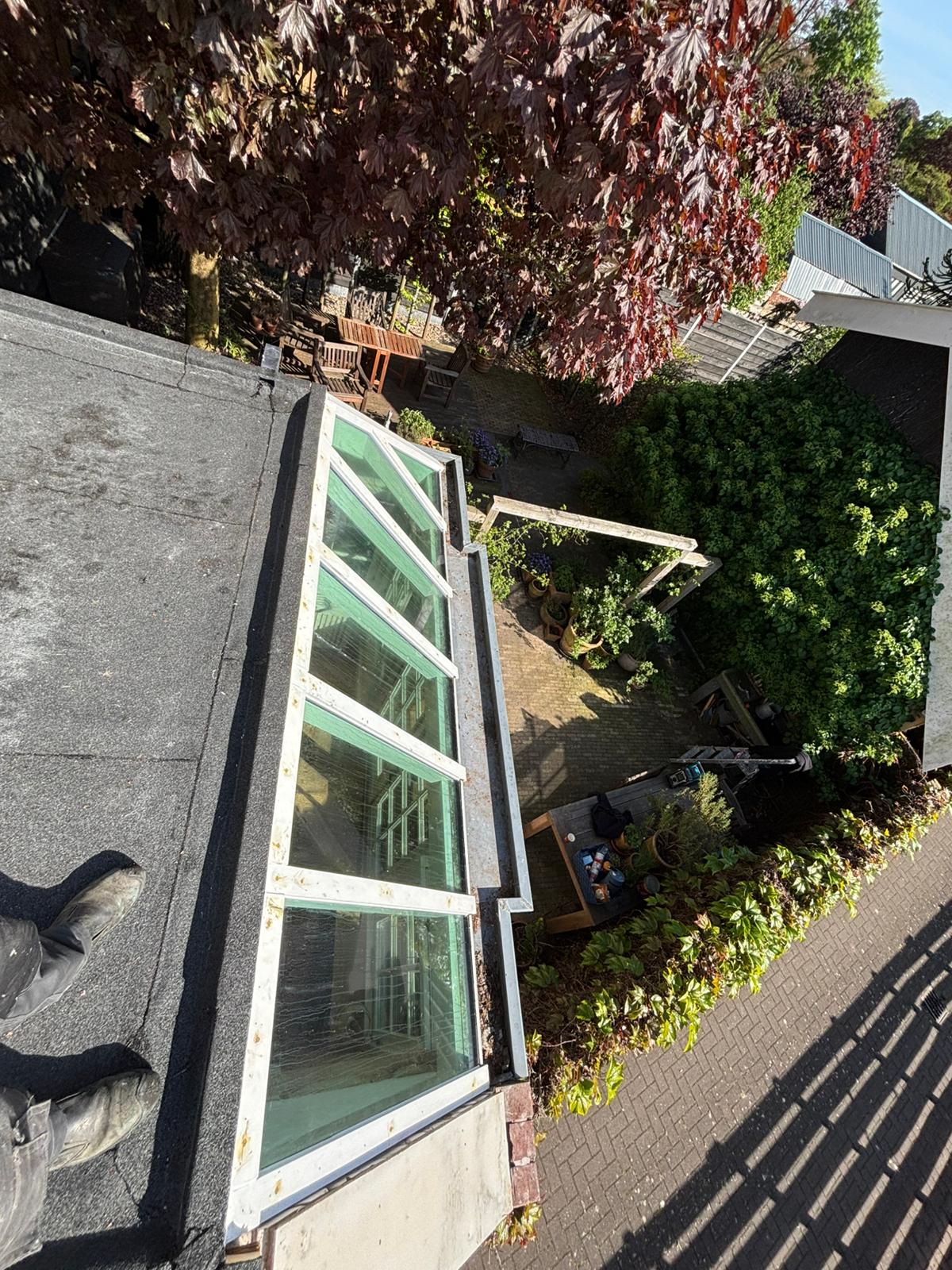 Houten serre voorzien van zonwerend dakglas in Goor