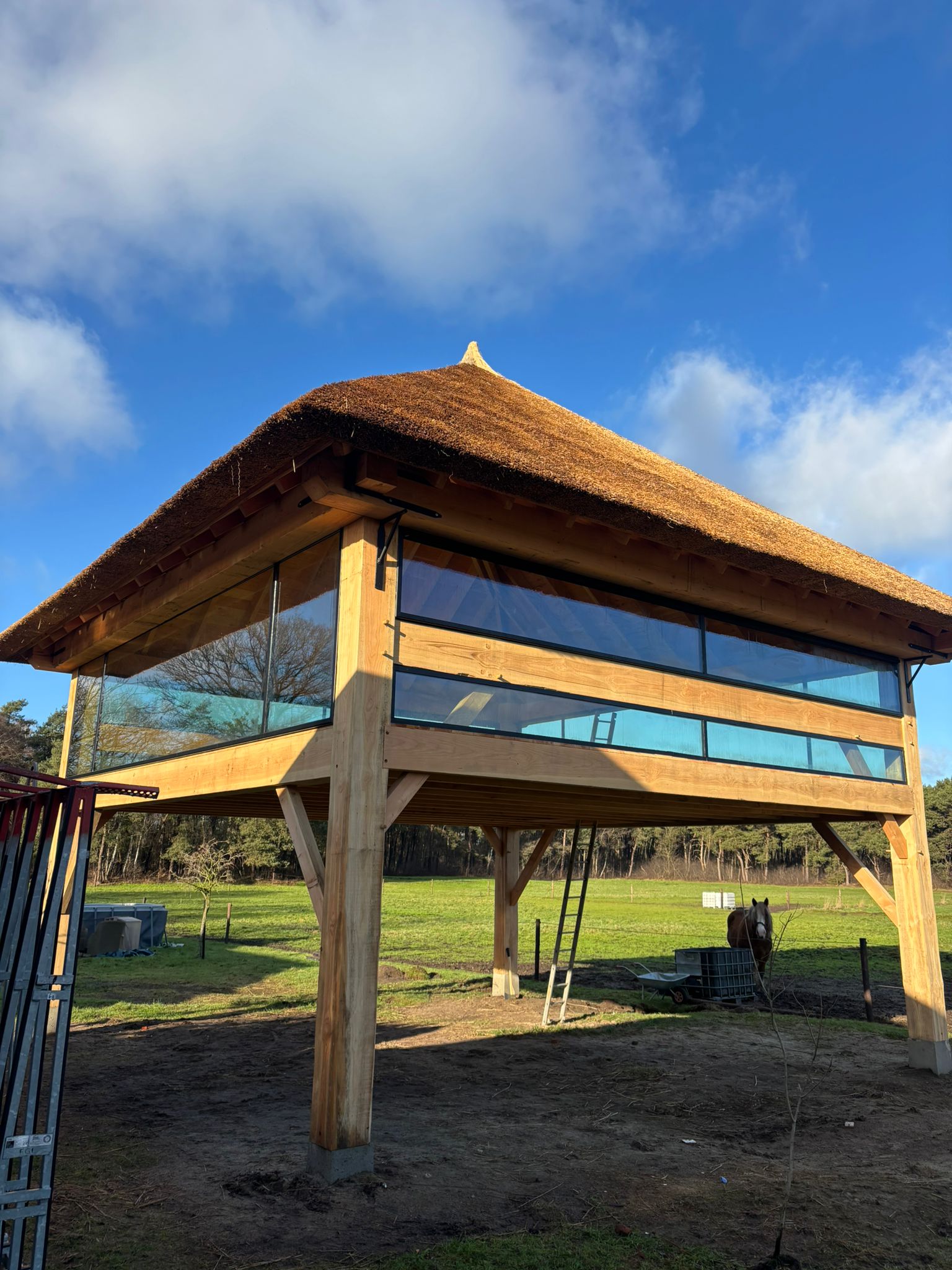 Zonwerend HR++ glas geplaatst in bijgebouw in Notter