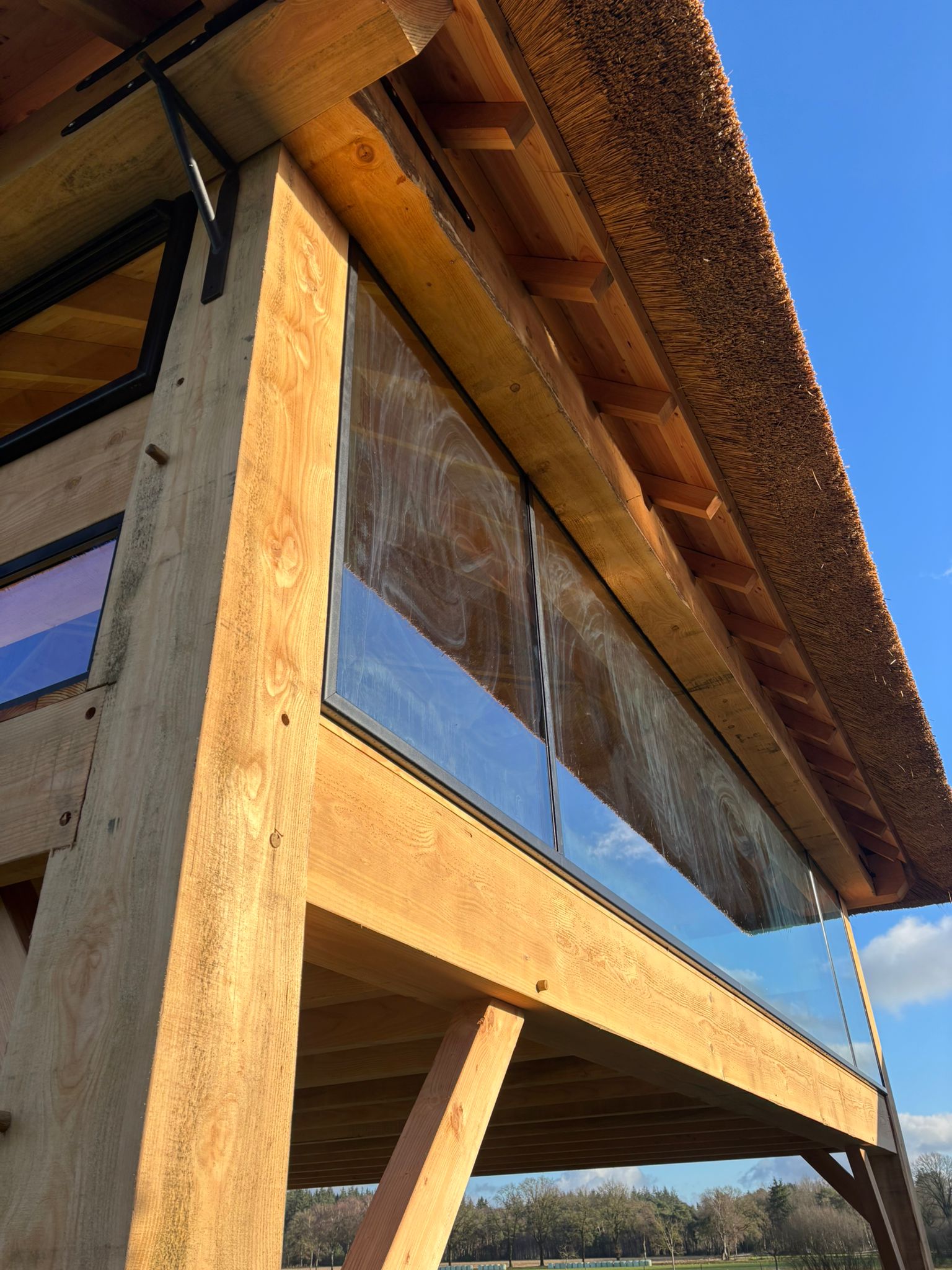 Zonwerend HR++ glas geplaatst in bijgebouw in Notter