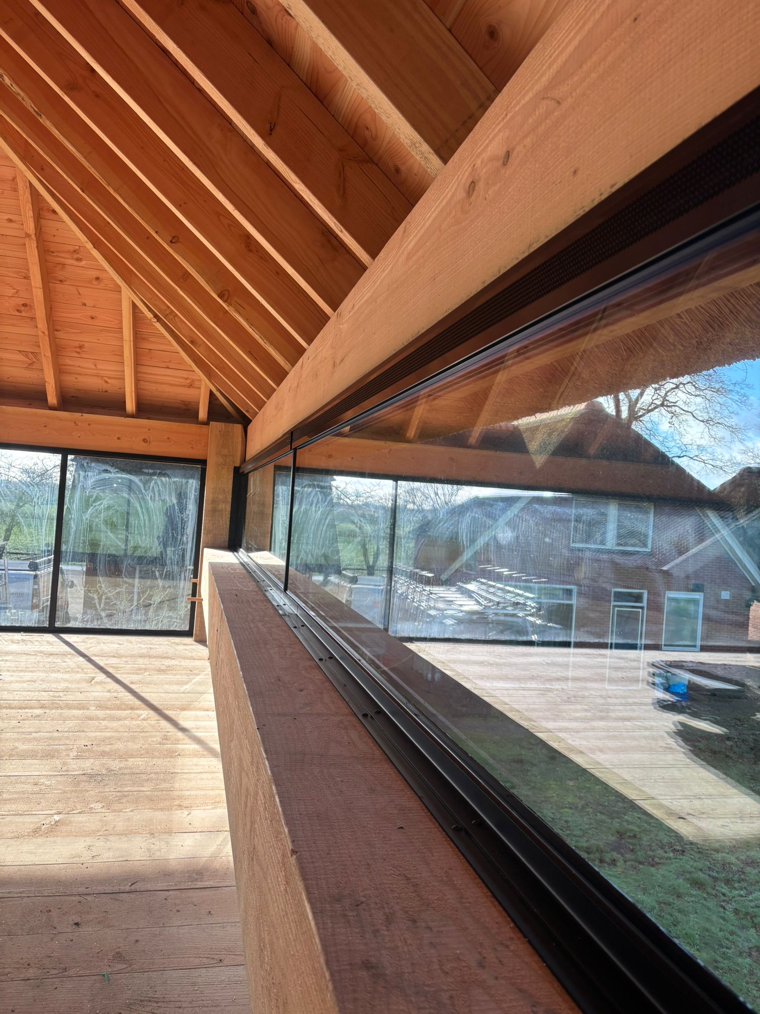 Zonwerend HR++ glas geplaatst in bijgebouw in Notter