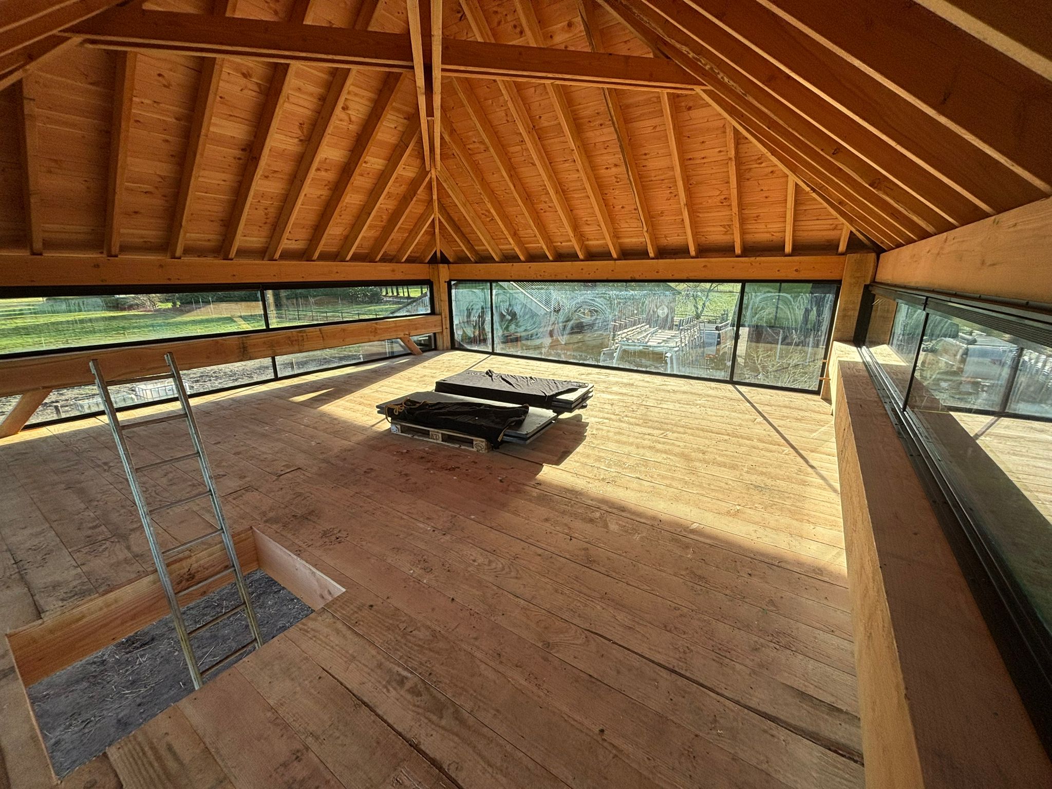 Zonwerend HR++ glas geplaatst in bijgebouw in Notter