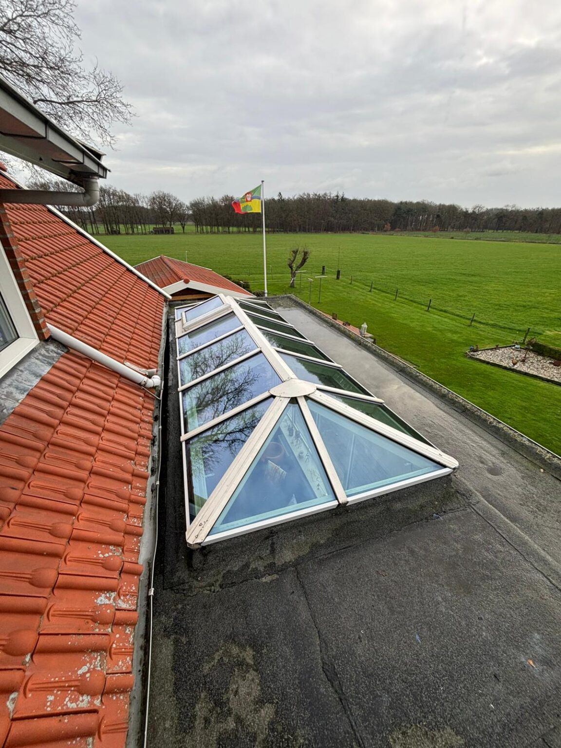 Zonwerend HR++ dakglas geplaatst in serre in Markelo
