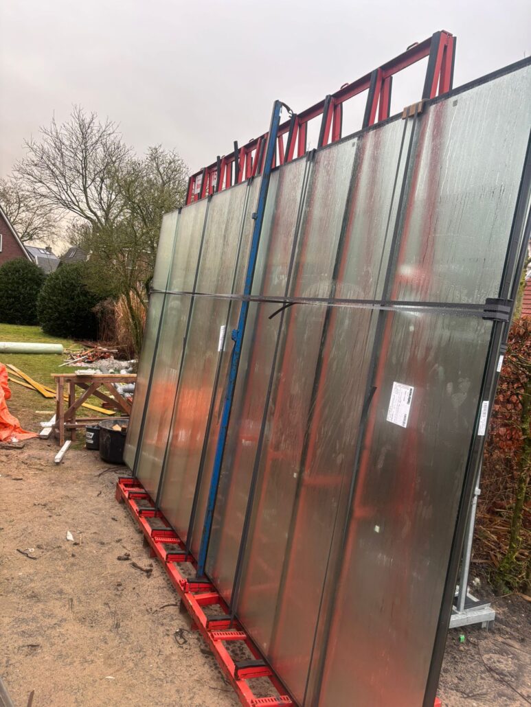 Zware ruit geplaatst bij aanbouw in Eibergen